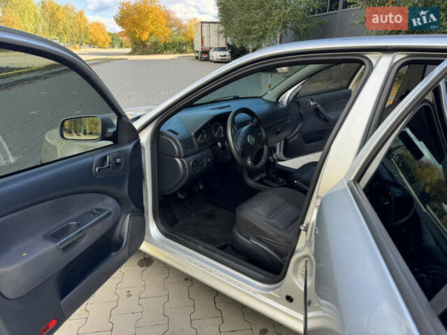 Серый Шкода Октавия, объемом двигателя 1.6 л и пробегом 294 тыс. км за 5750 $, фото 8 на Automoto.ua