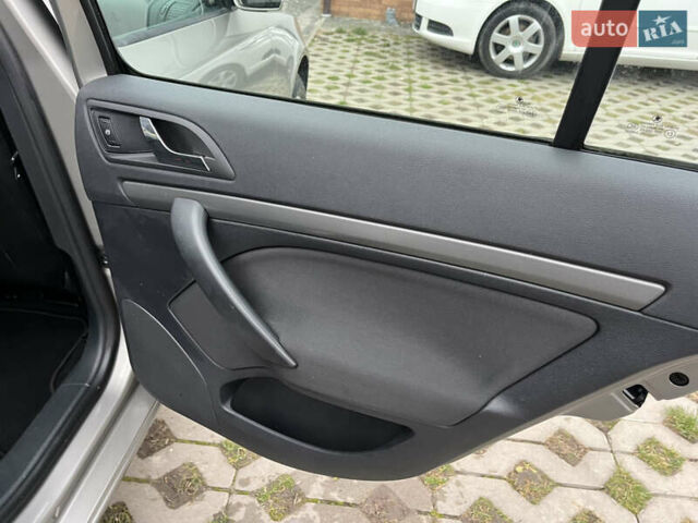 Серый Шкода Октавия, объемом двигателя 1.6 л и пробегом 234 тыс. км за 6999 $, фото 28 на Automoto.ua