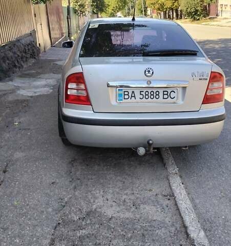 Сірий Шкода Октавія, об'ємом двигуна 1.6 л та пробігом 300 тис. км за 4300 $, фото 5 на Automoto.ua
