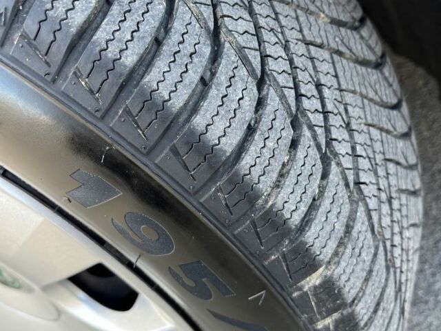 Серый Шкода Октавия, объемом двигателя 1.9 л и пробегом 258 тыс. км за 2892 $, фото 2 на Automoto.ua