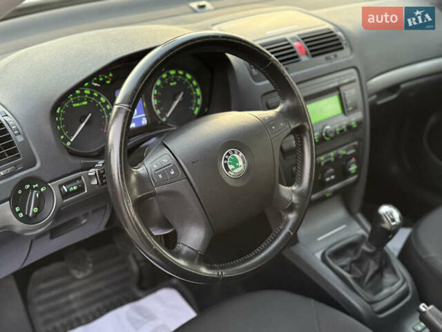 Серый Шкода Октавия, объемом двигателя 1.6 л и пробегом 188 тыс. км за 6250 $, фото 31 на Automoto.ua