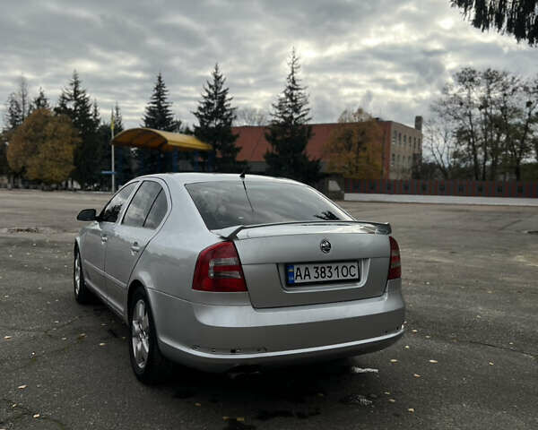 Сірий Шкода Октавія, об'ємом двигуна 2 л та пробігом 313 тис. км за 5600 $, фото 3 на Automoto.ua