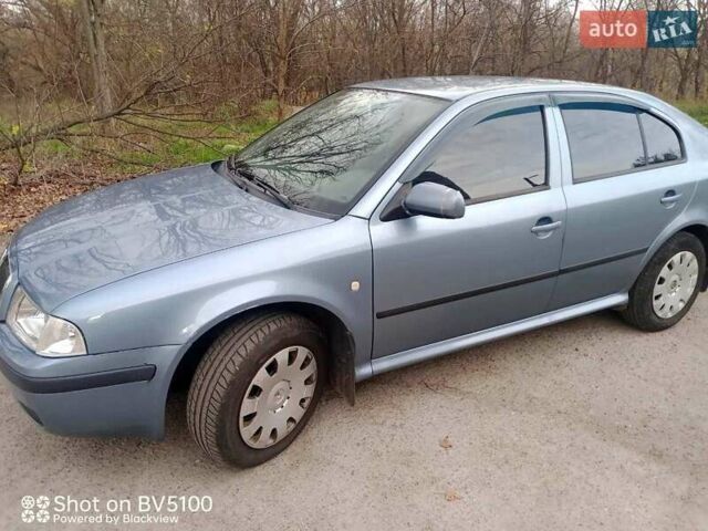 Сірий Шкода Октавія, об'ємом двигуна 1.6 л та пробігом 300 тис. км за 5500 $, фото 1 на Automoto.ua