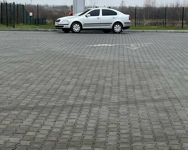 Сірий Шкода Октавія, об'ємом двигуна 1.6 л та пробігом 320 тис. км за 5200 $, фото 1 на Automoto.ua