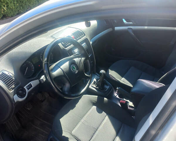 Сірий Шкода Октавія, об'ємом двигуна 1.6 л та пробігом 317 тис. км за 4300 $, фото 4 на Automoto.ua