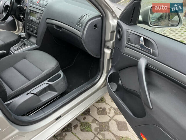 Серый Шкода Октавия, объемом двигателя 1.6 л и пробегом 234 тыс. км за 6999 $, фото 30 на Automoto.ua