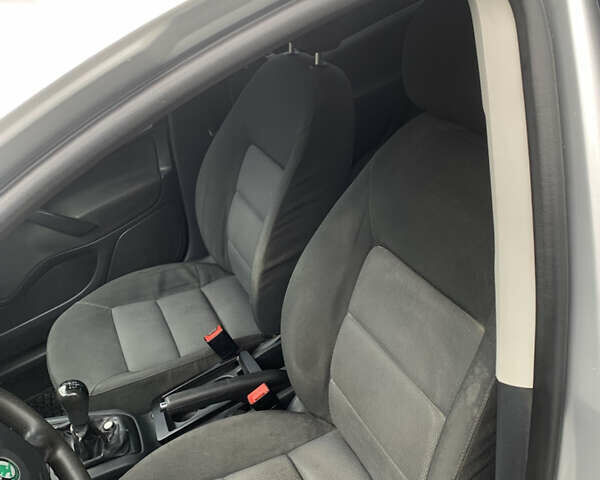 Сірий Шкода Октавія, об'ємом двигуна 1.6 л та пробігом 325 тис. км за 4800 $, фото 16 на Automoto.ua