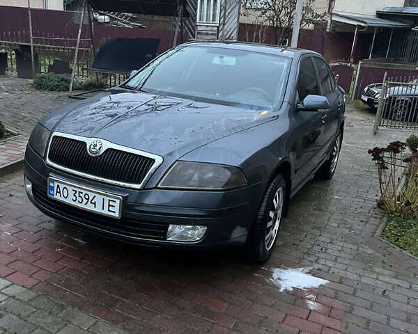 Сірий Шкода Октавія, об'ємом двигуна 1.6 л та пробігом 300 тис. км за 5800 $, фото 2 на Automoto.ua
