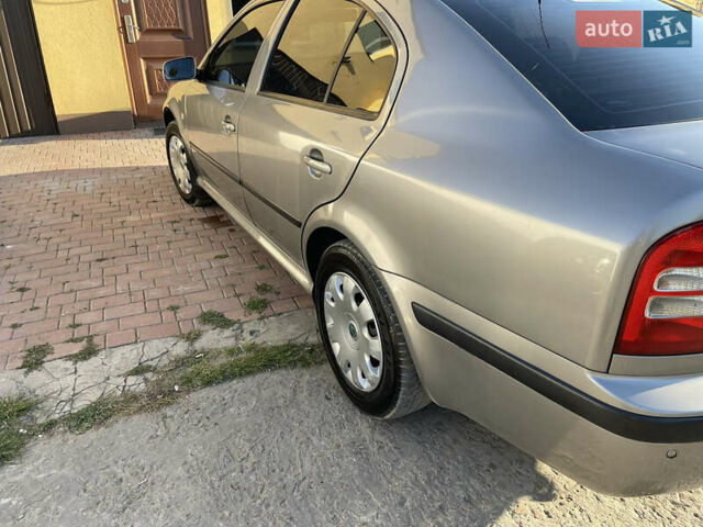 Серый Шкода Октавия, объемом двигателя 1.6 л и пробегом 260 тыс. км за 5600 $, фото 2 на Automoto.ua