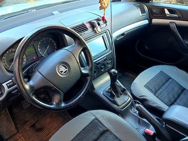 Серый Шкода Октавия, объемом двигателя 1.6 л и пробегом 245 тыс. км за 6000 $, фото 8 на Automoto.ua