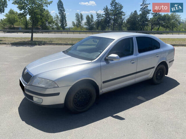 Серый Шкода Октавия, объемом двигателя 1.6 л и пробегом 398 тыс. км за 4500 $, фото 7 на Automoto.ua