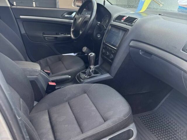 Сірий Шкода Октавія, об'ємом двигуна 2 л та пробігом 280 тис. км за 5500 $, фото 9 на Automoto.ua