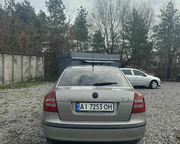 Серый Шкода Октавия, объемом двигателя 1.6 л и пробегом 290 тыс. км за 5600 $, фото 5 на Automoto.ua