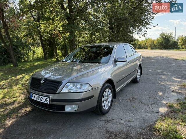 Сірий Шкода Октавія, об'ємом двигуна 1.6 л та пробігом 245 тис. км за 5950 $, фото 2 на Automoto.ua