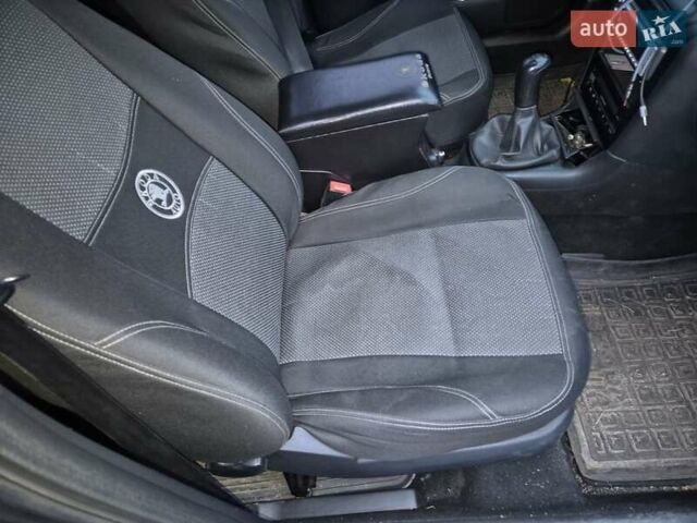 Серый Шкода Октавия, объемом двигателя 1.6 л и пробегом 241 тыс. км за 5300 $, фото 4 на Automoto.ua