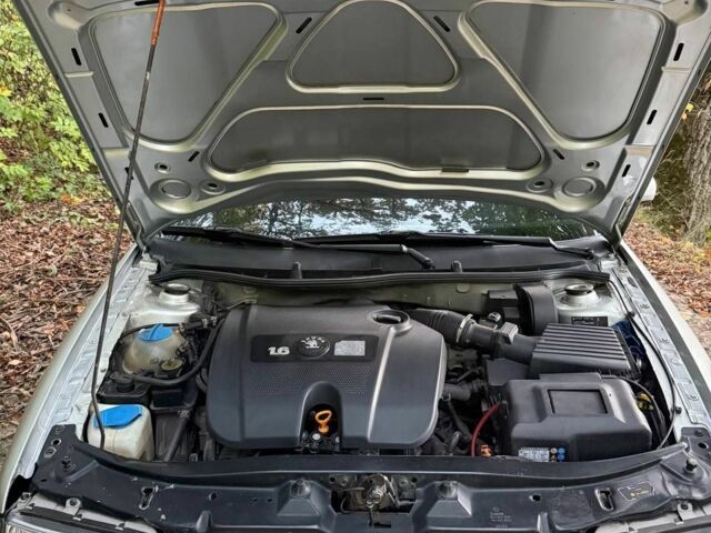 Серый Шкода Октавия, объемом двигателя 0 л и пробегом 290 тыс. км за 5600 $, фото 1 на Automoto.ua