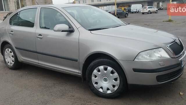 Серый Шкода Октавия, объемом двигателя 1.6 л и пробегом 297 тыс. км за 5400 $, фото 1 на Automoto.ua