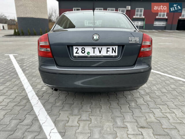 Серый Шкода Октавия, объемом двигателя 1.6 л и пробегом 201 тыс. км за 7300 $, фото 1 на Automoto.ua