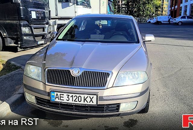 Сірий Шкода Октавія, об'ємом двигуна 2 л та пробігом 332 тис. км за 6500 $, фото 4 на Automoto.ua
