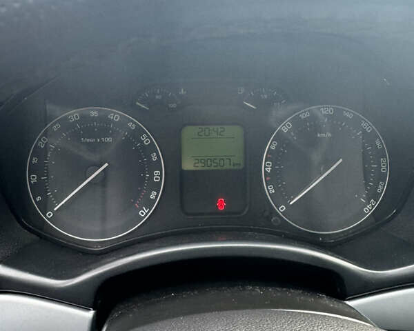 Серый Шкода Октавия, объемом двигателя 1.6 л и пробегом 290 тыс. км за 5600 $, фото 11 на Automoto.ua