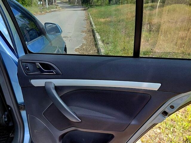 Сірий Шкода Октавія, об'ємом двигуна 1.6 л та пробігом 178 тис. км за 7100 $, фото 6 на Automoto.ua