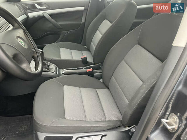 Серый Шкода Октавия, объемом двигателя 1.6 л и пробегом 120 тыс. км за 4800 $, фото 6 на Automoto.ua