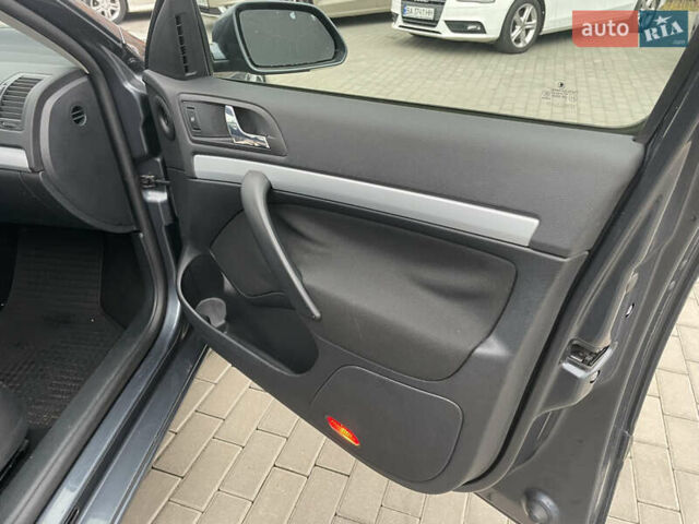 Серый Шкода Октавия, объемом двигателя 1.6 л и пробегом 120 тыс. км за 4800 $, фото 11 на Automoto.ua