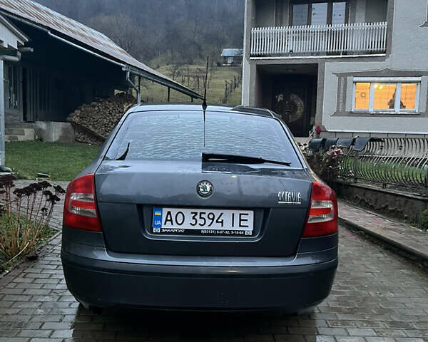 Сірий Шкода Октавія, об'ємом двигуна 1.6 л та пробігом 300 тис. км за 5800 $, фото 5 на Automoto.ua