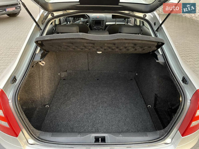 Серый Шкода Октавия, объемом двигателя 1.6 л и пробегом 257 тыс. км за 5800 $, фото 9 на Automoto.ua