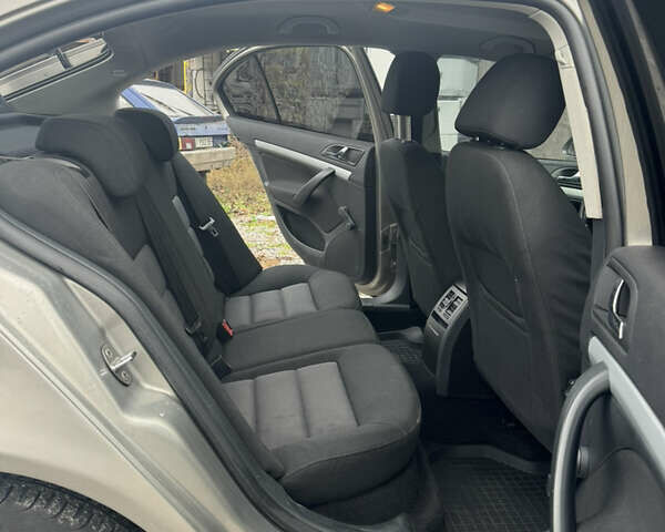 Серый Шкода Октавия, объемом двигателя 1.6 л и пробегом 290 тыс. км за 5600 $, фото 20 на Automoto.ua
