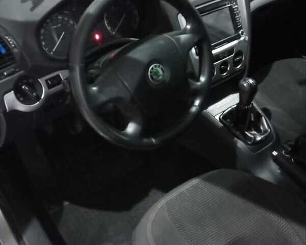 Серый Шкода Октавия, объемом двигателя 1.6 л и пробегом 215 тыс. км за 4900 $, фото 6 на Automoto.ua