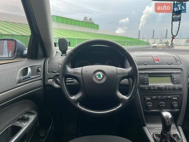 Сірий Шкода Октавія, об'ємом двигуна 1.6 л та пробігом 225 тис. км за 6990 $, фото 13 на Automoto.ua