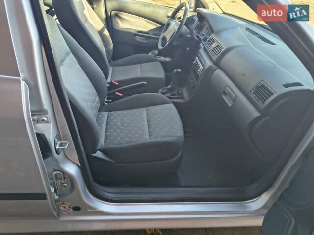 Серый Шкода Октавия, объемом двигателя 1.6 л и пробегом 74 тыс. км за 6650 $, фото 2 на Automoto.ua