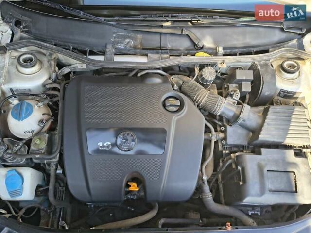 Серый Шкода Октавия, объемом двигателя 1.6 л и пробегом 74 тыс. км за 6650 $, фото 14 на Automoto.ua