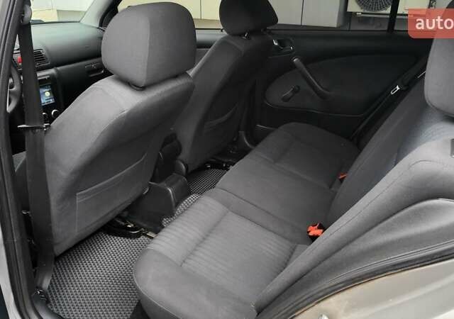 Сірий Шкода Октавія, об'ємом двигуна 1.6 л та пробігом 221 тис. км за 5900 $, фото 1 на Automoto.ua