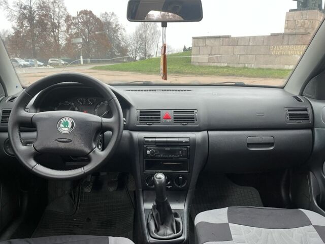 Серый Шкода Октавия, объемом двигателя 1.6 л и пробегом 262 тыс. км за 4999 $, фото 4 на Automoto.ua