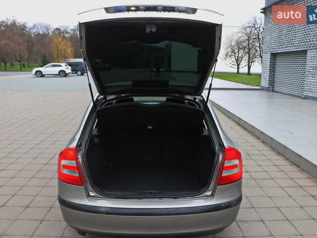 Сірий Шкода Октавія, об'ємом двигуна 1.6 л та пробігом 320 тис. км за 5999 $, фото 10 на Automoto.ua