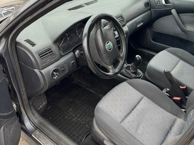 Серый Шкода Октавия, объемом двигателя 1.6 л и пробегом 300 тыс. км за 3850 $, фото 4 на Automoto.ua