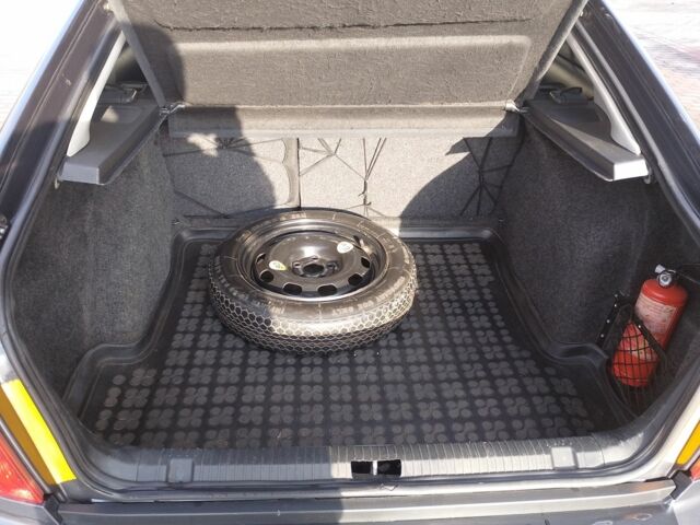 Серый Шкода Октавия, объемом двигателя 1.6 л и пробегом 223 тыс. км за 4550 $, фото 14 на Automoto.ua