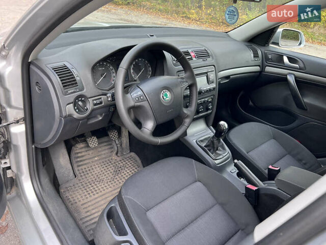 Сірий Шкода Октавія, об'ємом двигуна 1.6 л та пробігом 283 тис. км за 5500 $, фото 13 на Automoto.ua