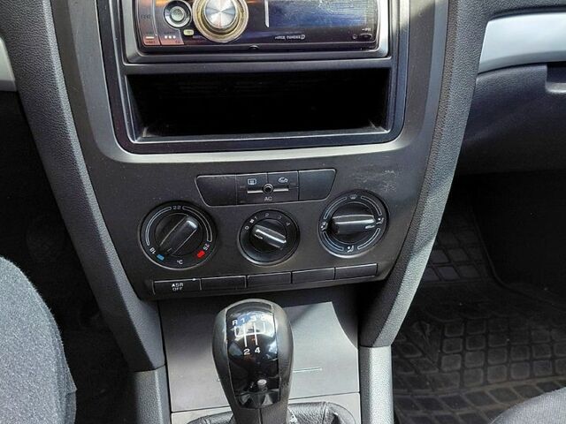 Сірий Шкода Октавія, об'ємом двигуна 1.6 л та пробігом 178 тис. км за 7100 $, фото 7 на Automoto.ua