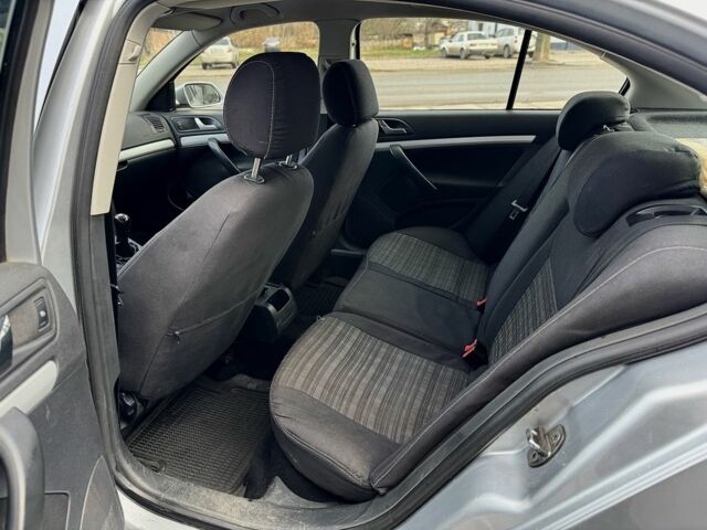 Серый Шкода Октавия, объемом двигателя 1.6 л и пробегом 203 тыс. км за 5000 $, фото 12 на Automoto.ua