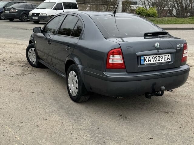 Серый Шкода Октавия, объемом двигателя 1.6 л и пробегом 300 тыс. км за 3850 $, фото 3 на Automoto.ua