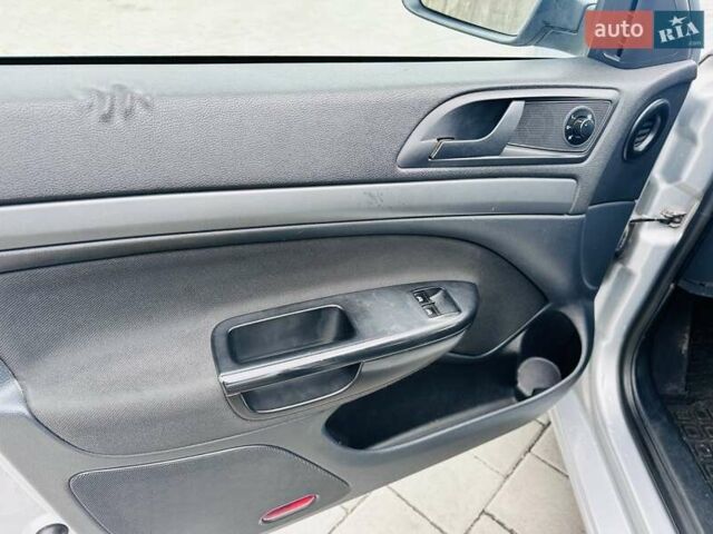 Шкода Октавия 2008 в Черкассах на Automoto.ua Серый Шкода Октавия, объемом двигателя 1.6 л и пробегом 251 тыс. км за 7200 $, фото 5 на Automoto.ua