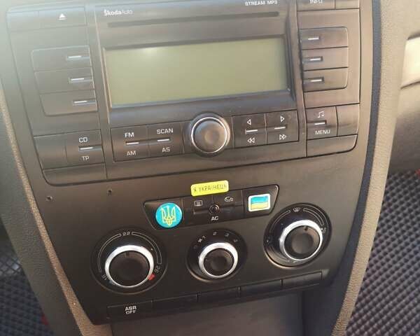 Серый Шкода Октавия, объемом двигателя 1.9 л и пробегом 290 тыс. км за 6900 $, фото 13 на Automoto.ua