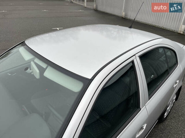 Сірий Шкода Октавія, об'ємом двигуна 1.6 л та пробігом 238 тис. км за 5999 $, фото 11 на Automoto.ua