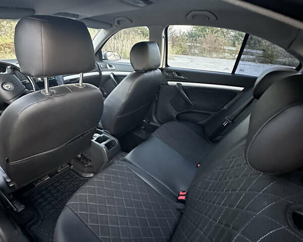 Серый Шкода Октавия, объемом двигателя 1.6 л и пробегом 276 тыс. км за 5000 $, фото 7 на Automoto.ua