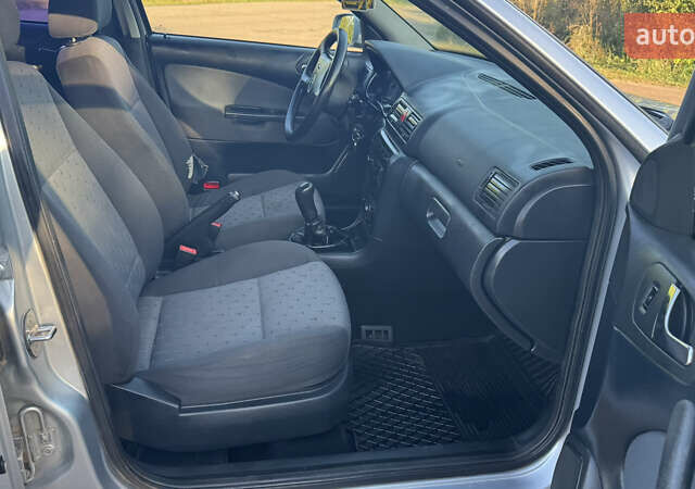 Сірий Шкода Октавія, об'ємом двигуна 1.6 л та пробігом 360 тис. км за 4499 $, фото 15 на Automoto.ua