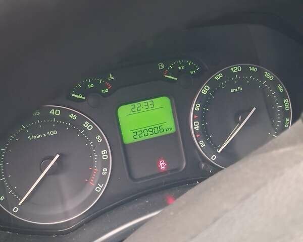 Серый Шкода Октавия, объемом двигателя 1.98 л и пробегом 220 тыс. км за 5450 $, фото 11 на Automoto.ua