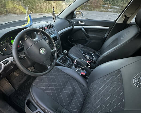 Серый Шкода Октавия, объемом двигателя 1.6 л и пробегом 276 тыс. км за 5000 $, фото 6 на Automoto.ua